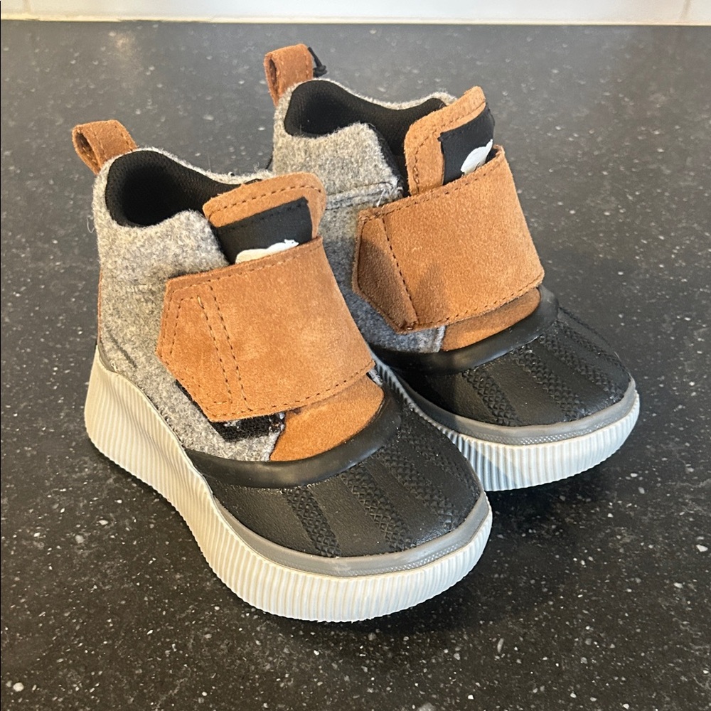 Brand New - Sorel Kids Waterproof Boot- Size 8